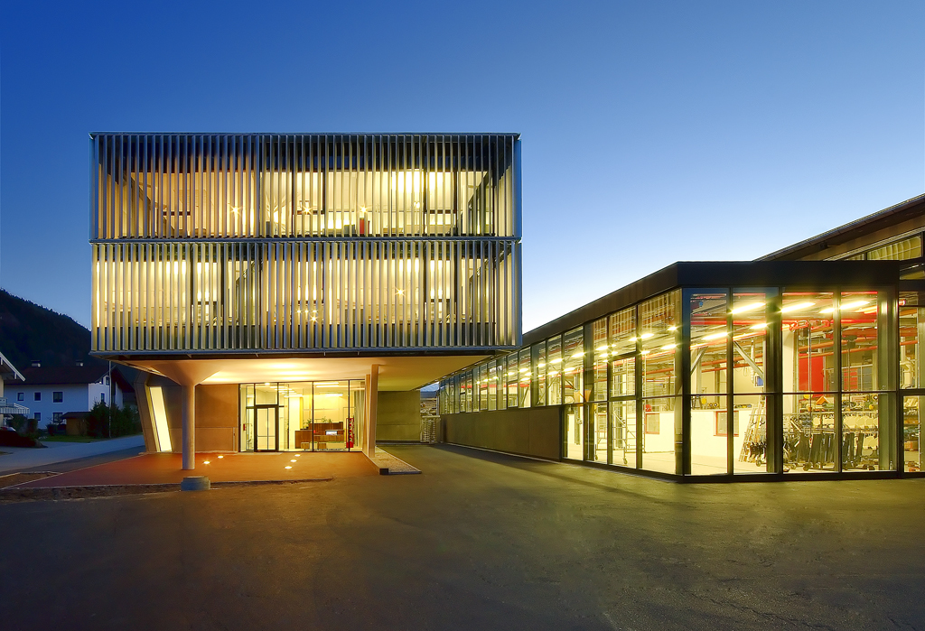 Technologiezentrum Traktorenwerk Lindner