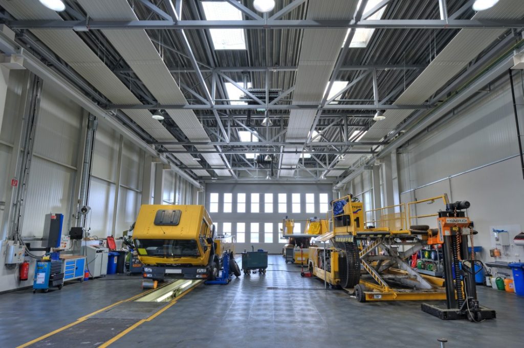 Salzburger Flughafen — Werkstatt — Bild 2
