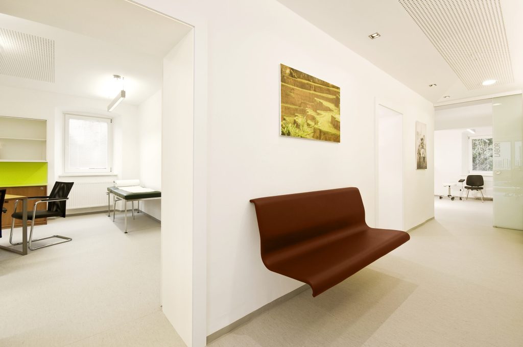Arztpraxis Brixlegg — Umbau und Praxisplanung — Bild 4